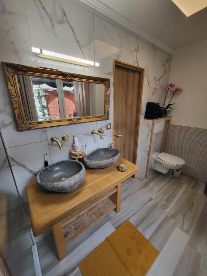 Choisy Le Jacuzzi Bed & Breakfast Exterior photo